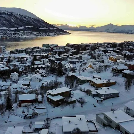 The Arctic Panorama With Outdoor Jacuzzi Апартаменты