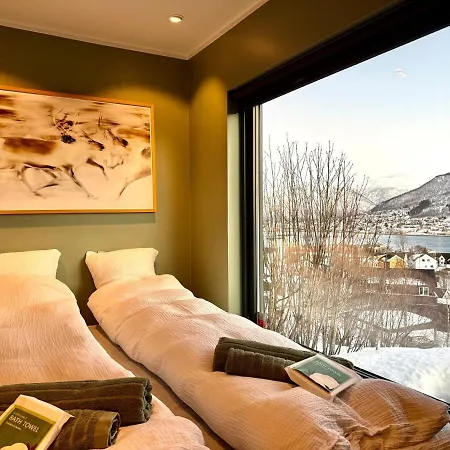 The Arctic Panorama With Outdoor Jacuzzi * 特罗姆瑟