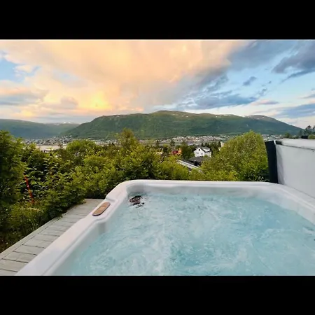 The Arctic Panorama With Outdoor Jacuzzi